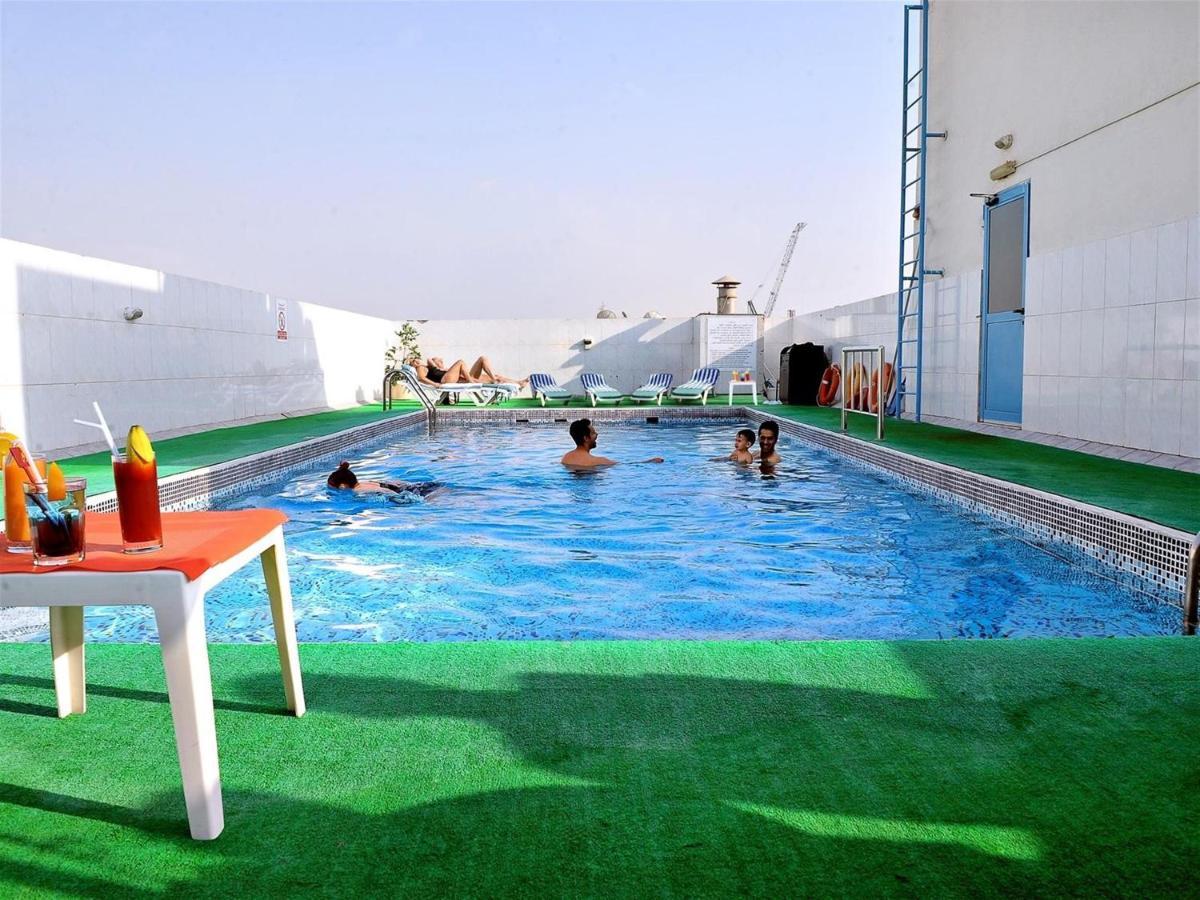 Signature Inn Hotel Deira Dubai Bagian luar foto