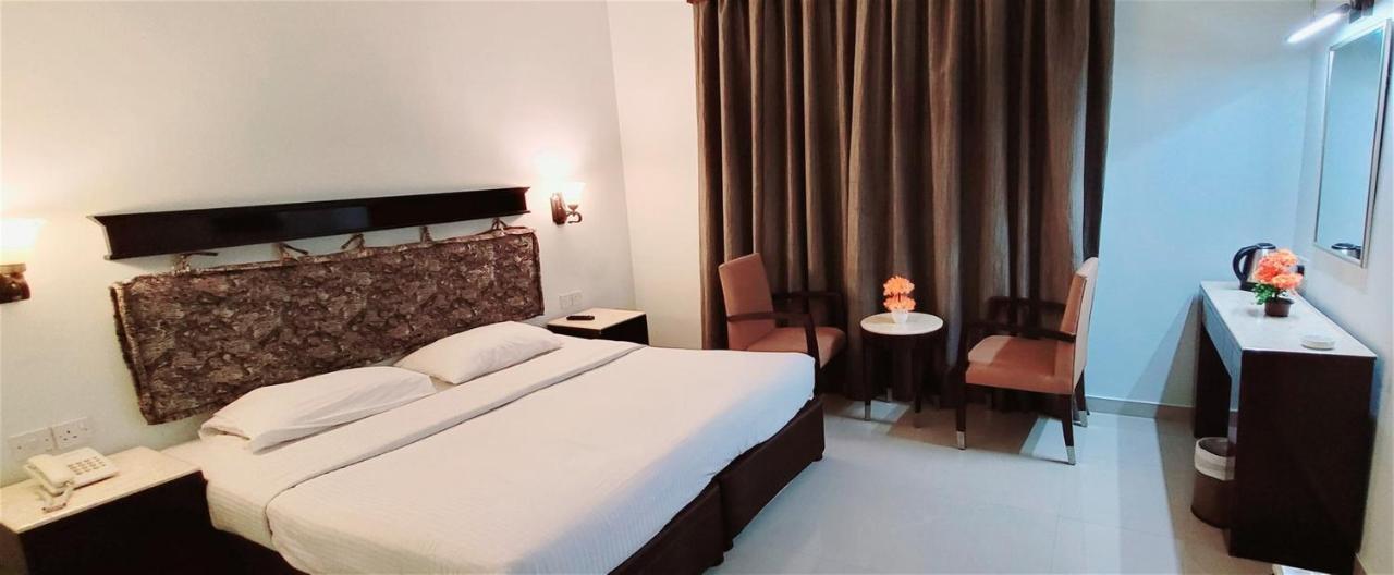 Signature Inn Hotel Deira Dubai Bagian luar foto