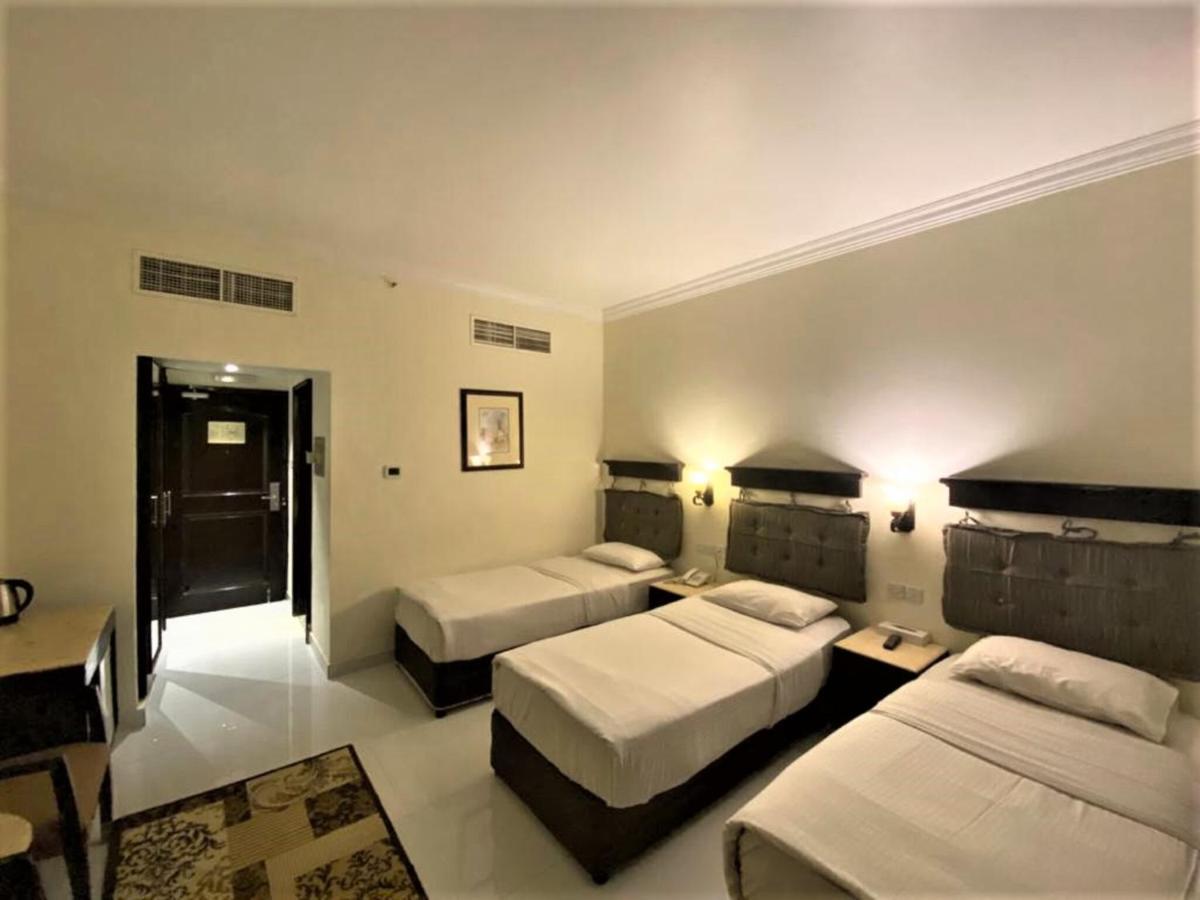 Signature Inn Hotel Deira Dubai Bagian luar foto